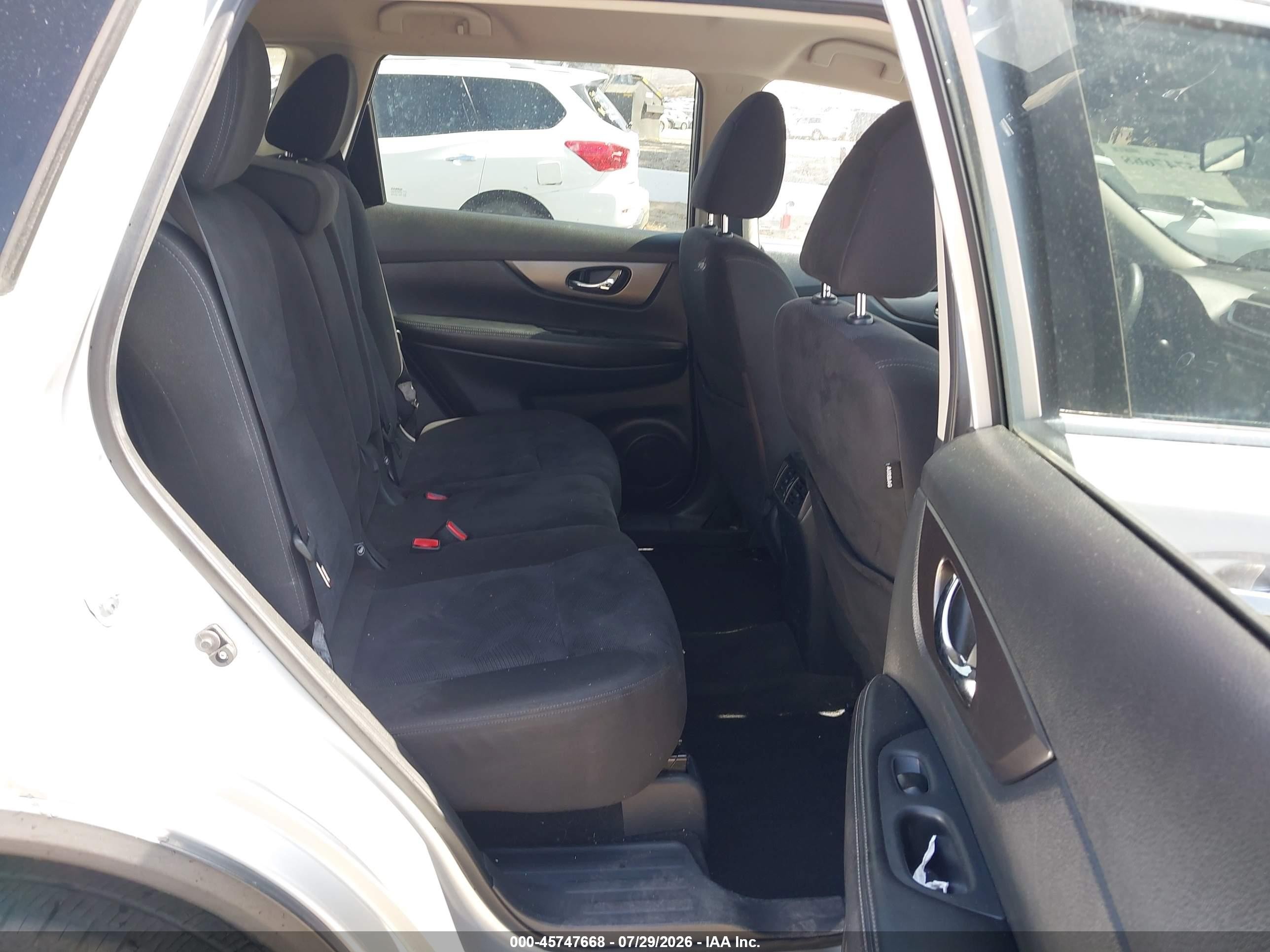 2015 Nissan Rogue Sv Silver vin: KNMAT2MT5FP559085