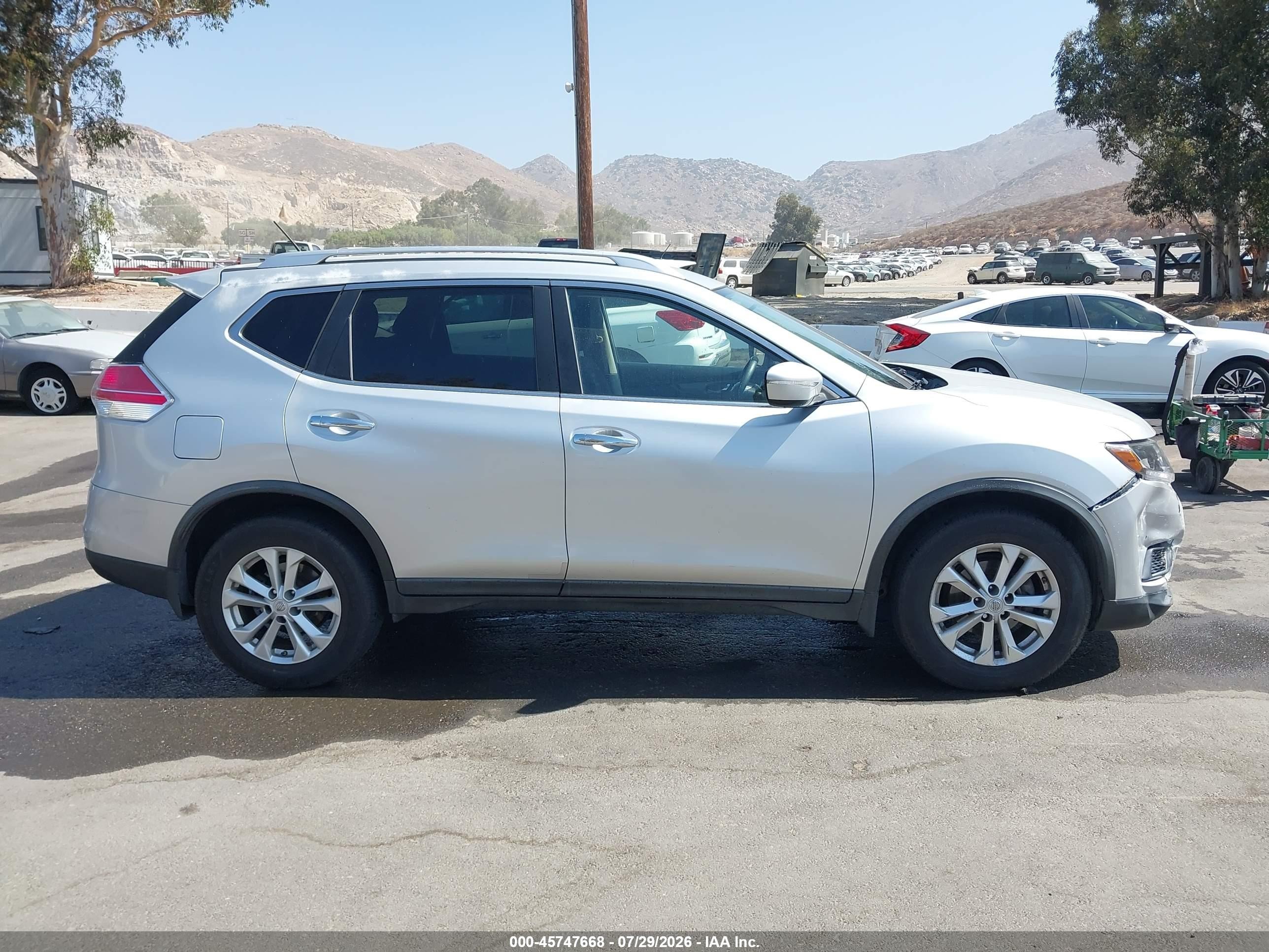 2015 Nissan Rogue Sv Silver vin: KNMAT2MT5FP559085