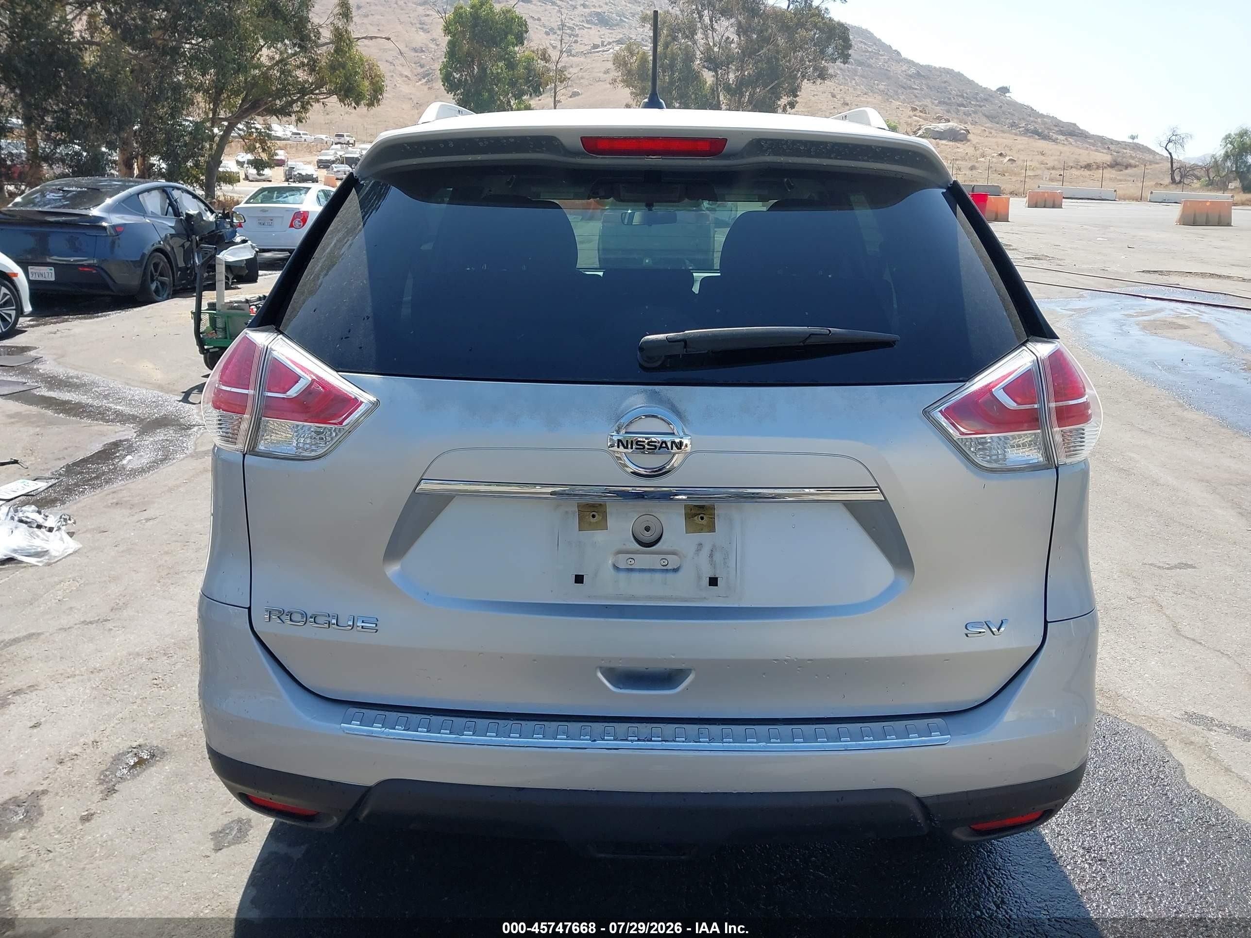 2015 Nissan Rogue Sv Silver vin: KNMAT2MT5FP559085