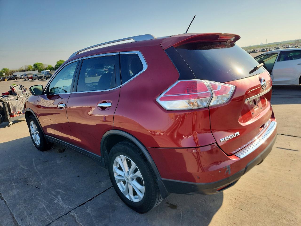 2015 Nissan Rogue Sv Red vin: KNMAT2MT5FP576338