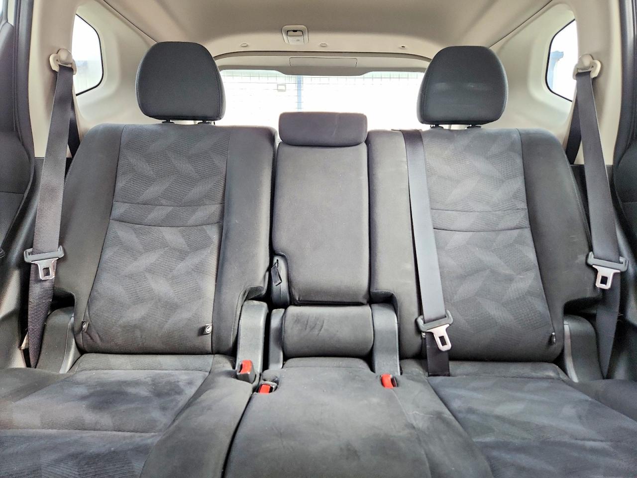 2015 Nissan Rogue S Серый vin: KNMAT2MT5FP579997
