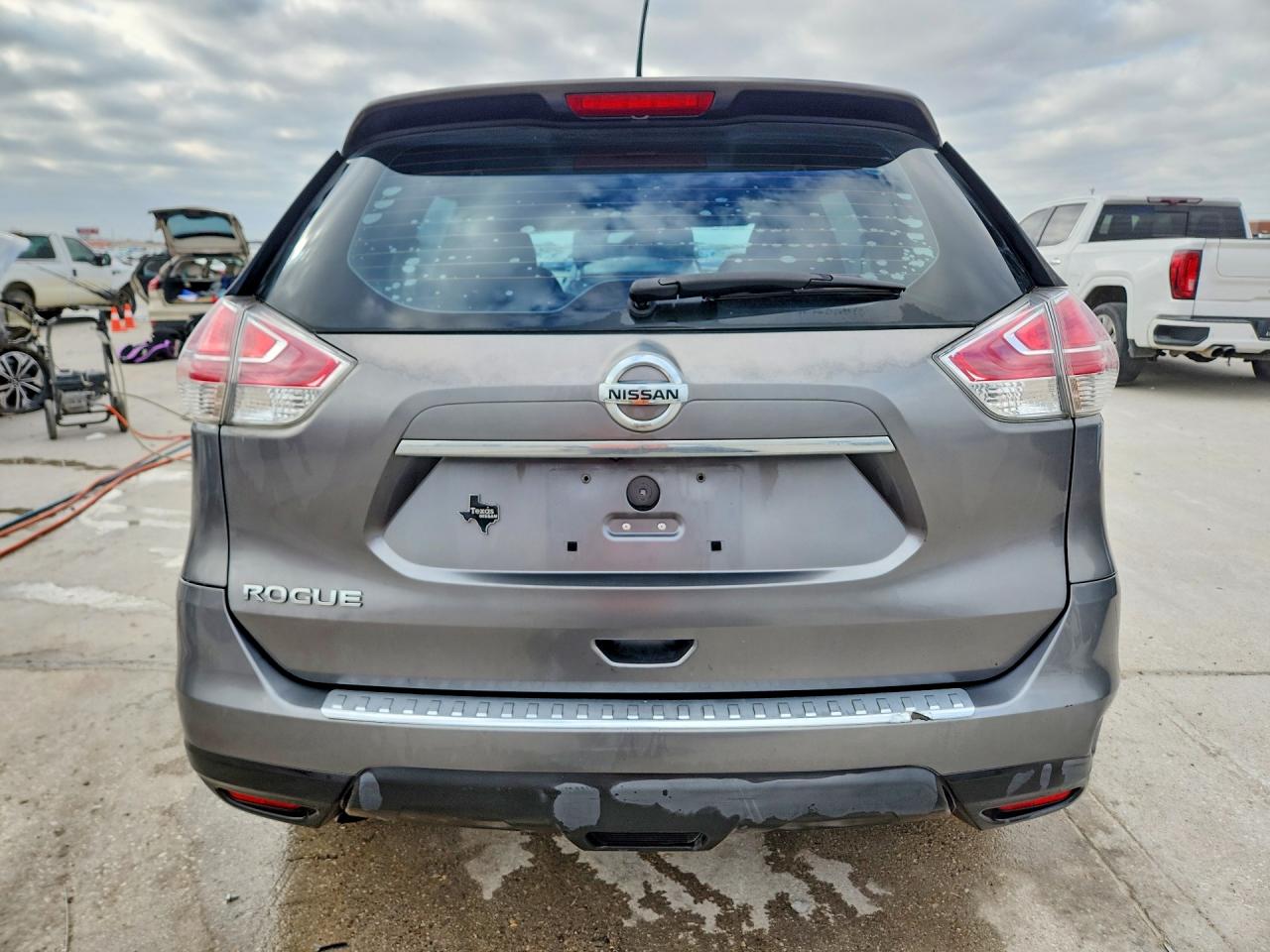 2015 Nissan Rogue S Серый vin: KNMAT2MT5FP579997