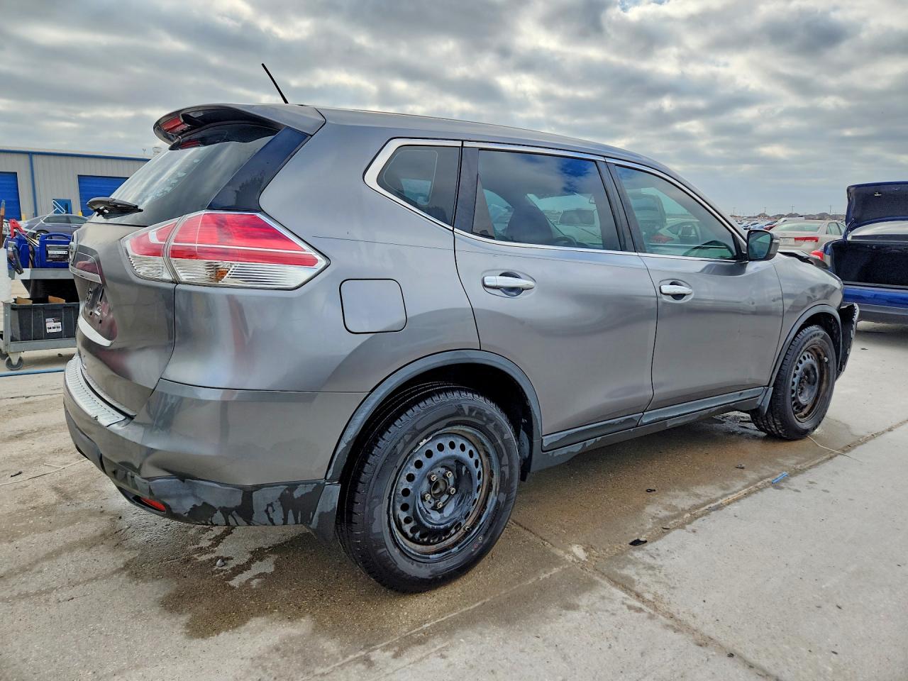 2015 Nissan Rogue S Серый vin: KNMAT2MT5FP579997