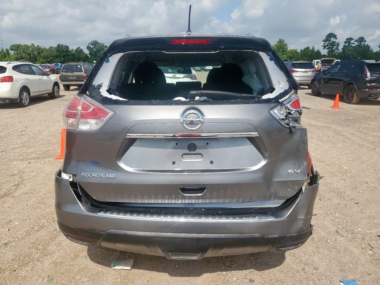 2015 Nissan Rogue Silver vin: KNMAT2MT5FP586626