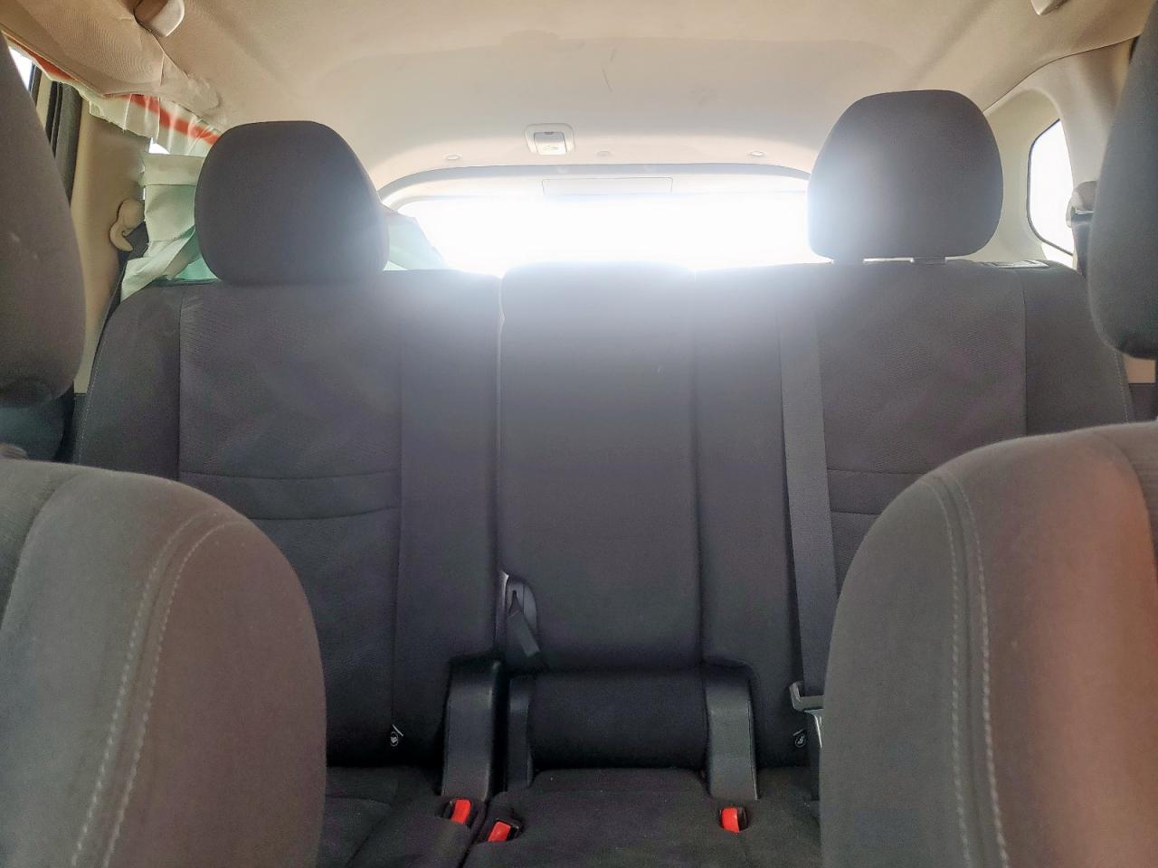 2015 Nissan Rogue Silver vin: KNMAT2MT5FP586626