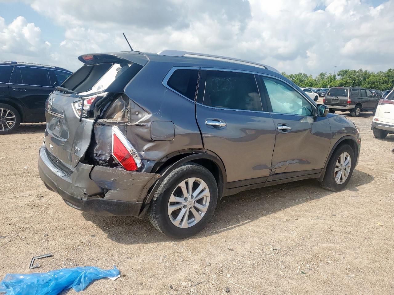 2015 Nissan Rogue Silver vin: KNMAT2MT5FP586626