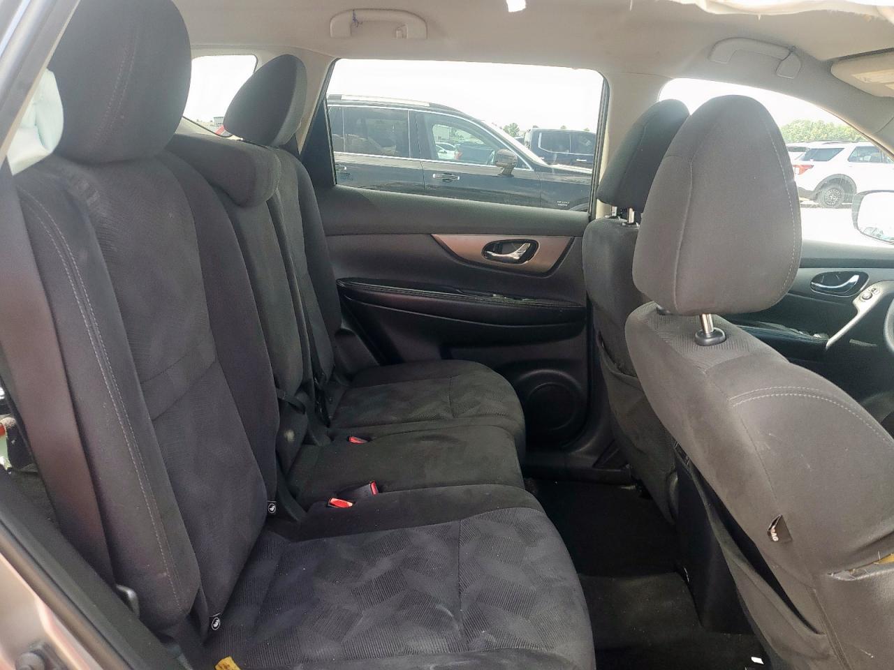 2015 Nissan Rogue Silver vin: KNMAT2MT5FP586626