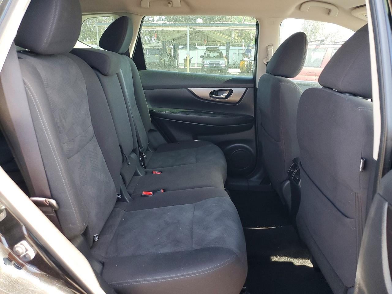 2016 Nissan Rogue S Черный vin: KNMAT2MT5GP636510