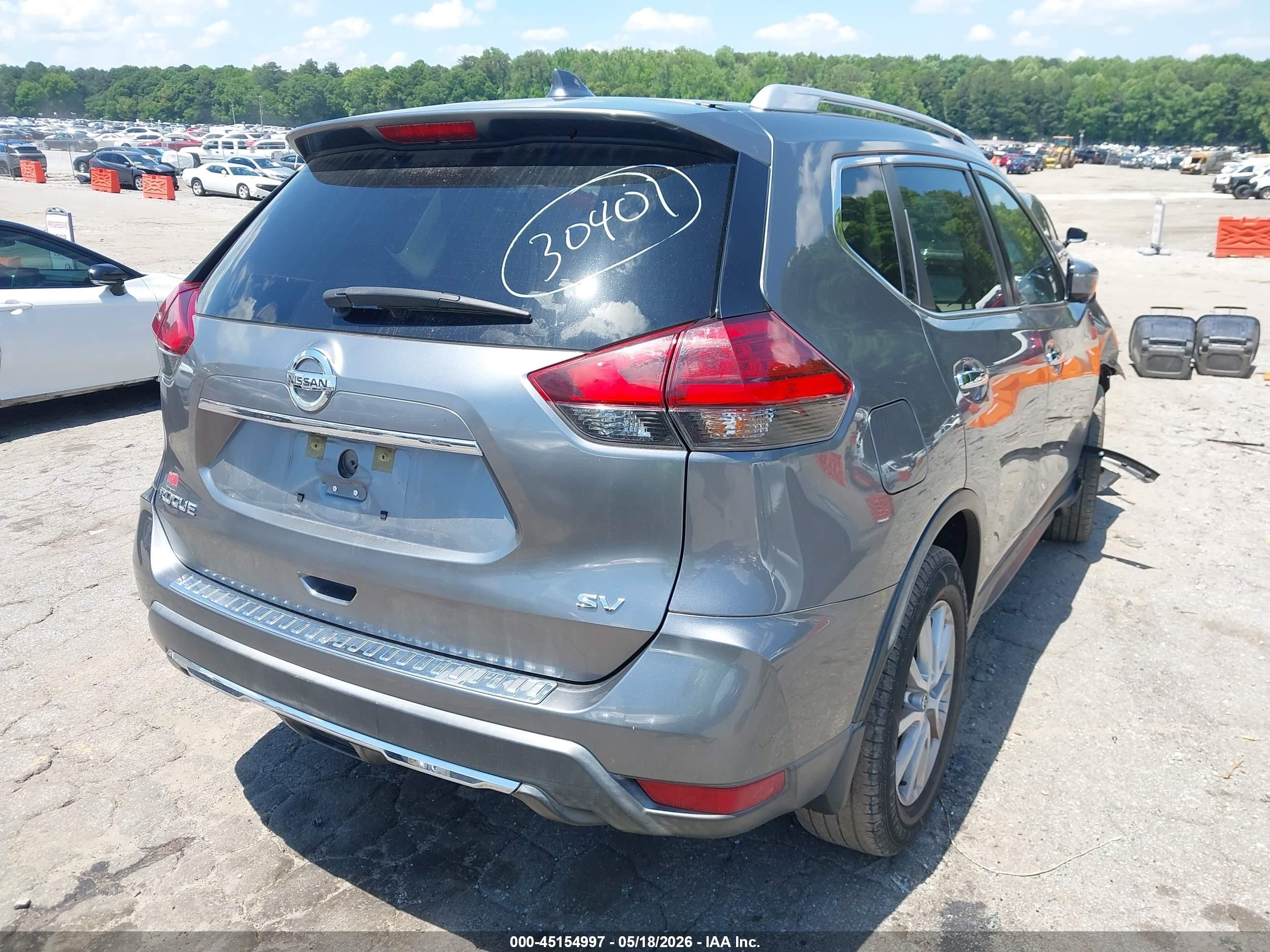 2017 Nissan Rogue Sv Серый vin: KNMAT2MT5HP549126