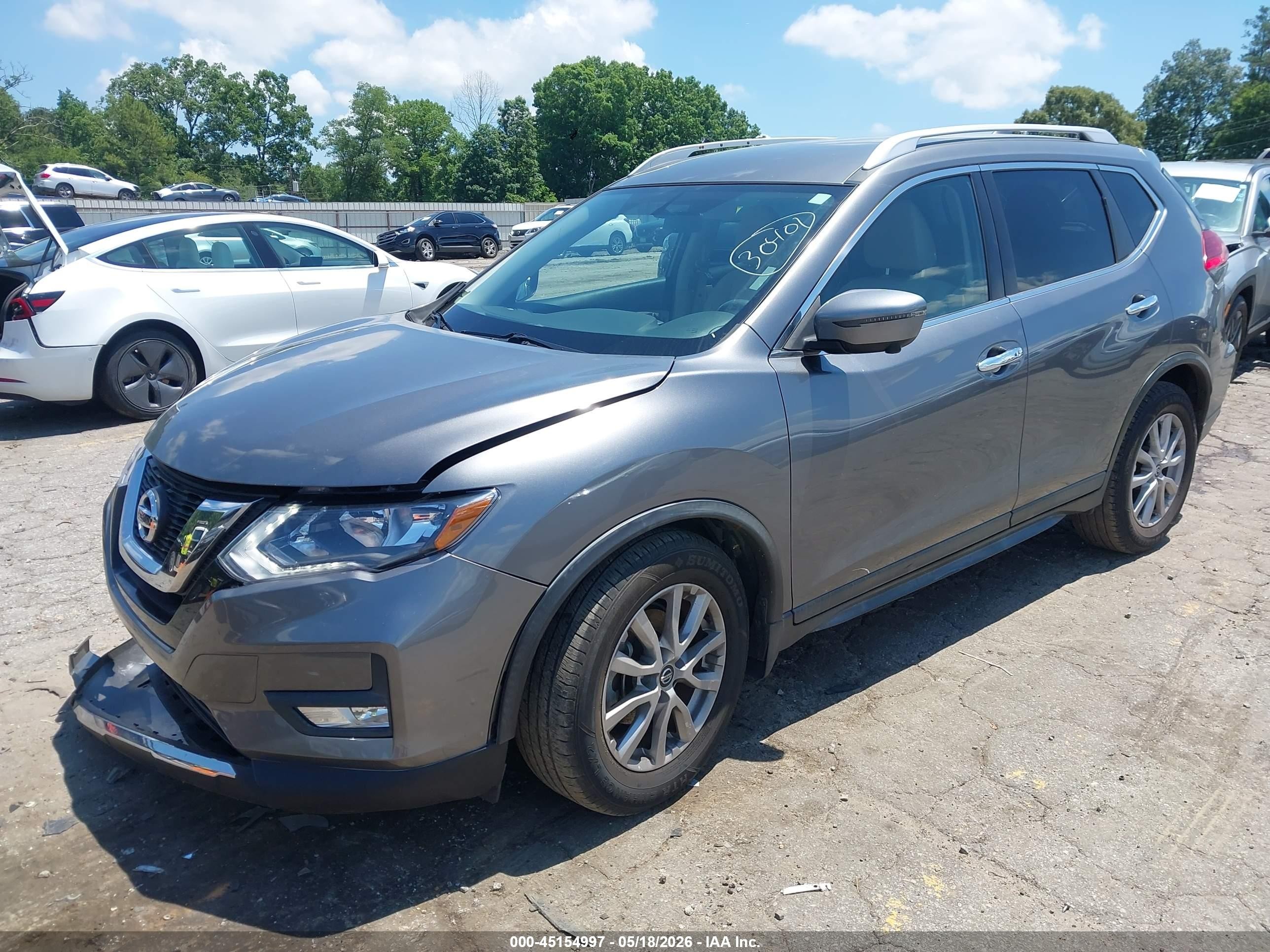 2017 Nissan Rogue Sv Серый vin: KNMAT2MT5HP549126