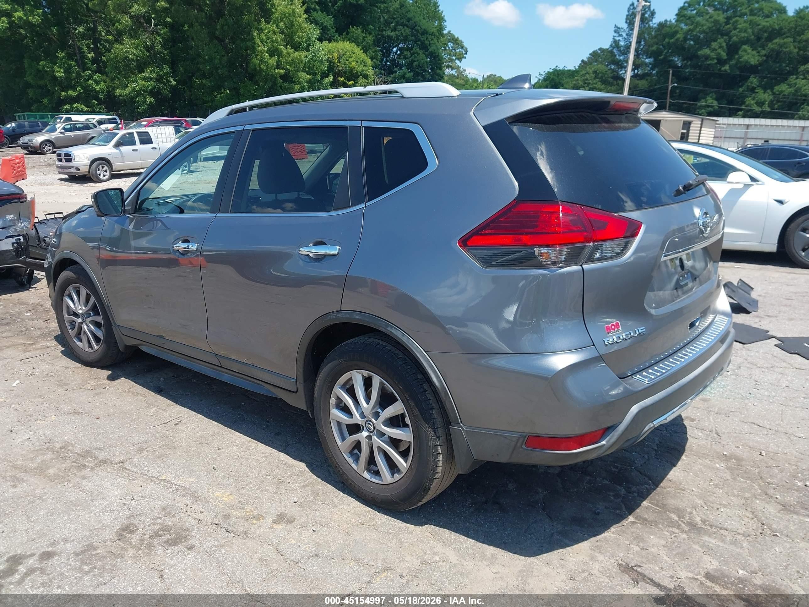 2017 Nissan Rogue Sv Серый vin: KNMAT2MT5HP549126