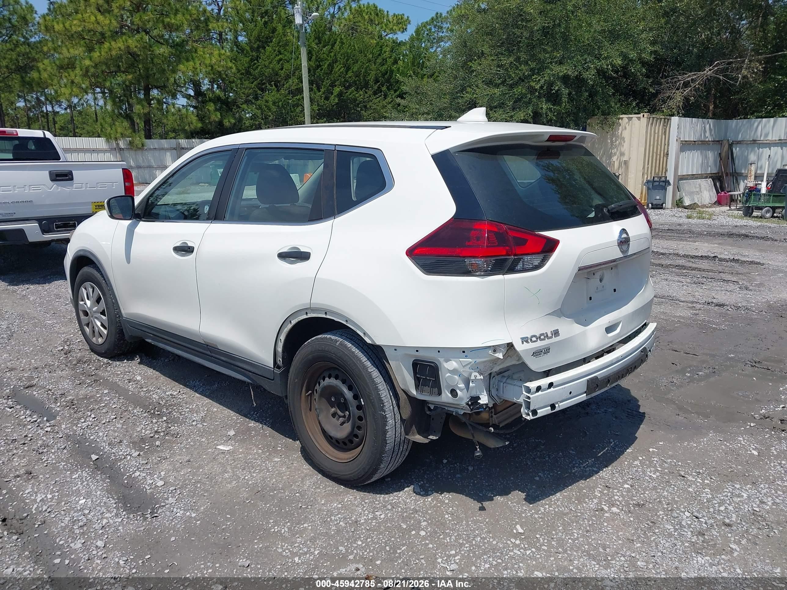 2018 Nissan Rogue S White vin: KNMAT2MT5JP580530