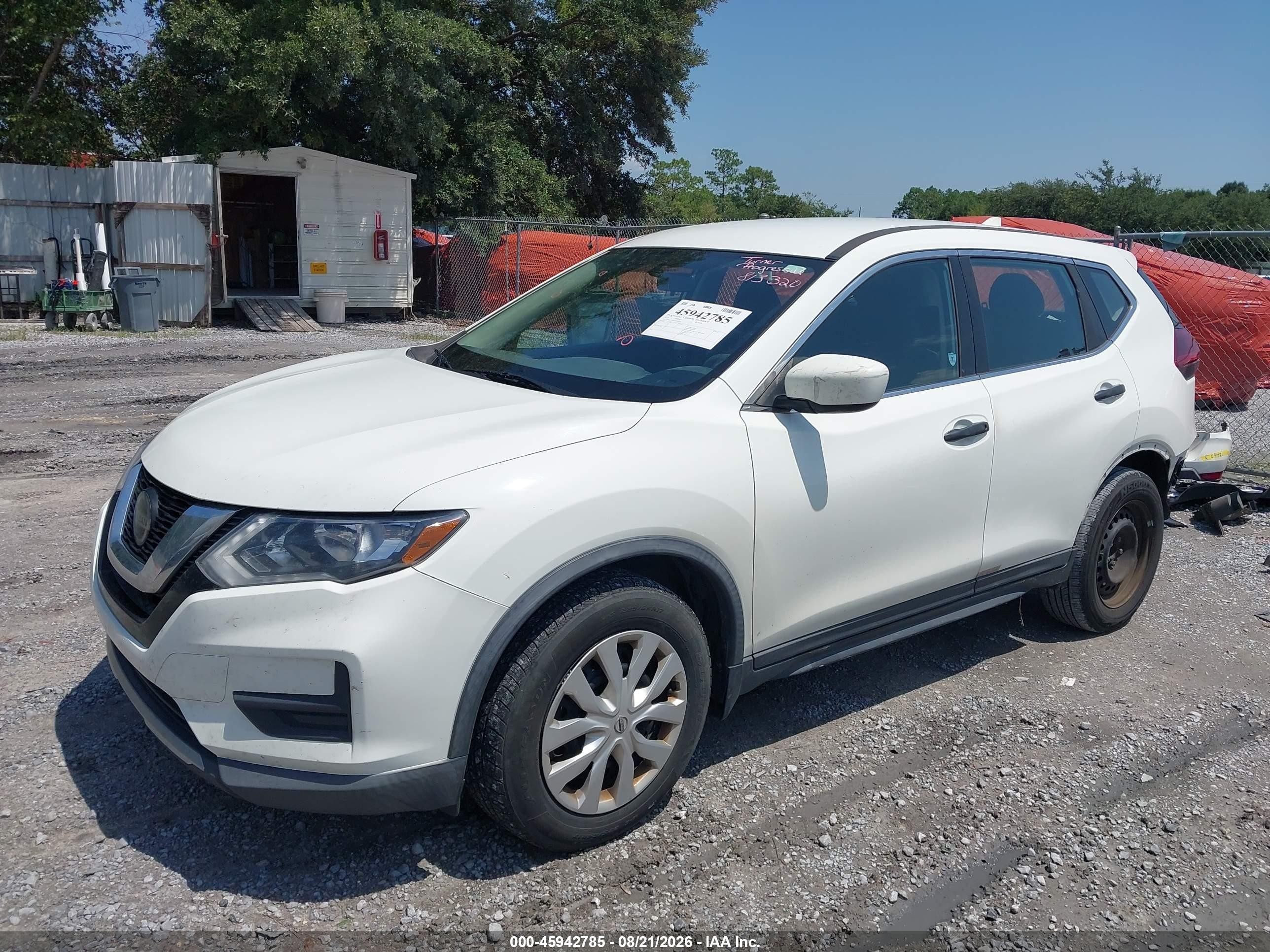 2018 Nissan Rogue S White vin: KNMAT2MT5JP580530