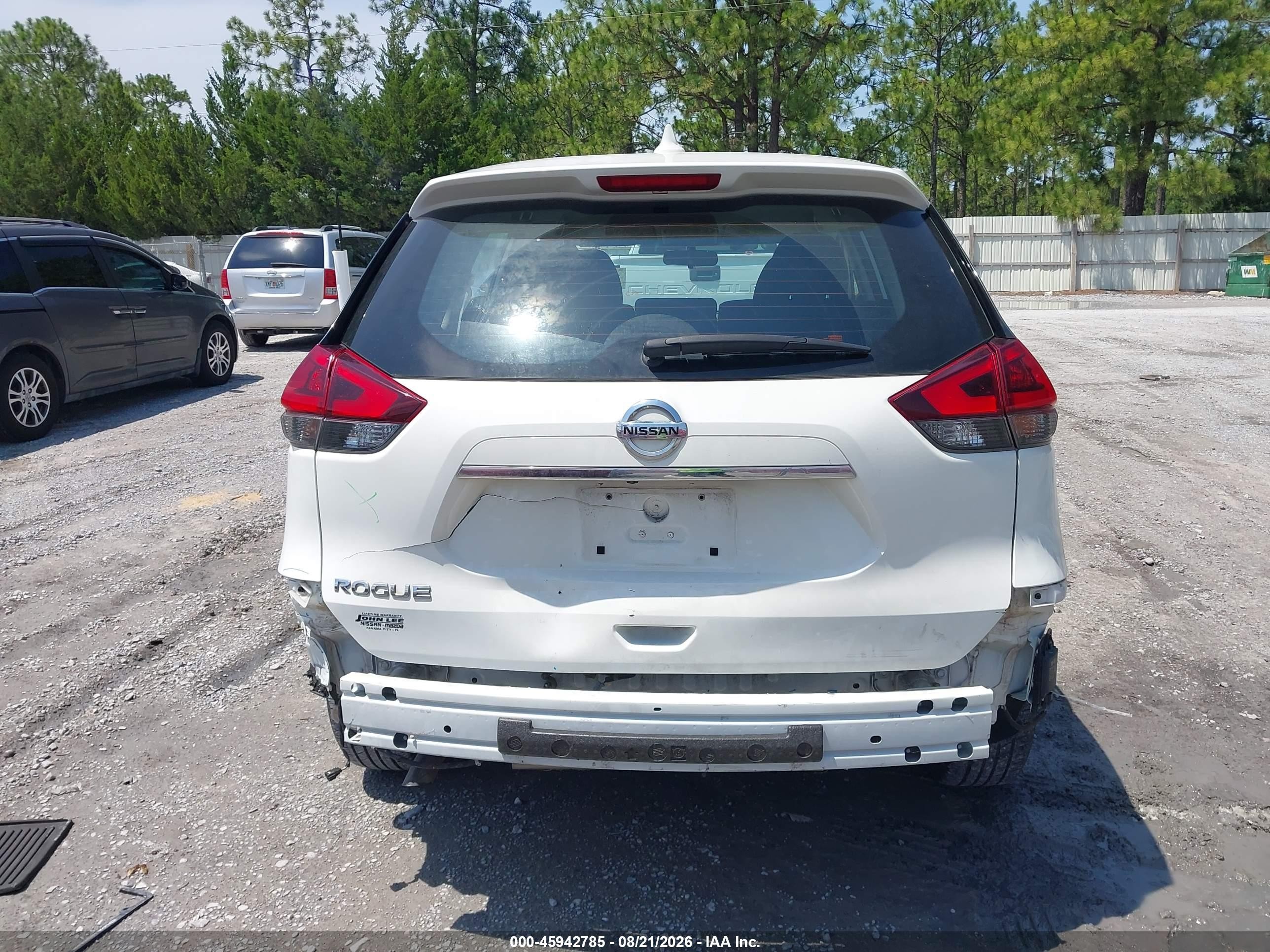 2018 Nissan Rogue S White vin: KNMAT2MT5JP580530