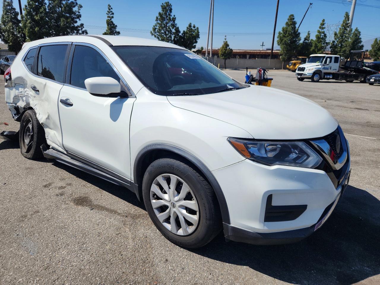 2018 Nissan Rogue S White vin: KNMAT2MT5JP587820