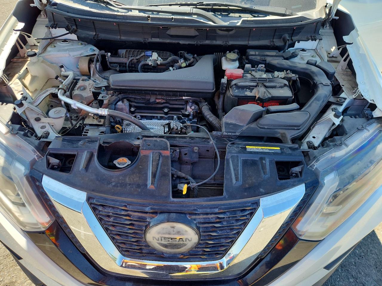 2018 Nissan Rogue S White vin: KNMAT2MT5JP587820