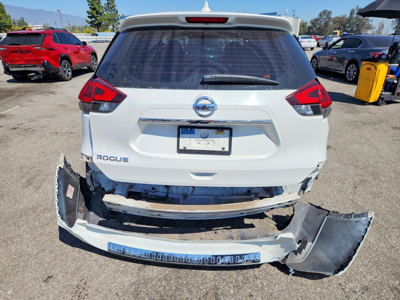 2018 Nissan Rogue S White vin: KNMAT2MT5JP587820