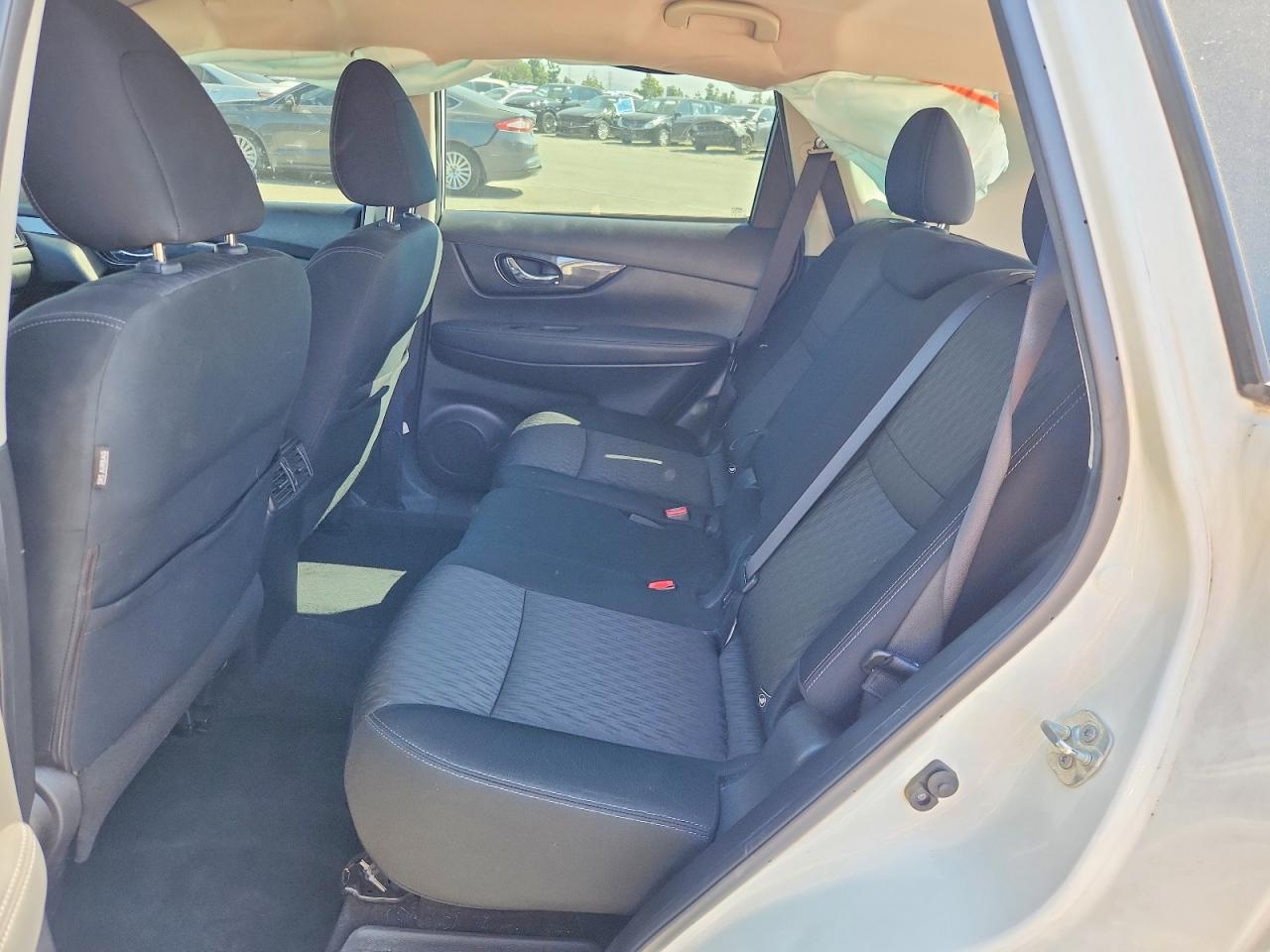 2018 Nissan Rogue S White vin: KNMAT2MT5JP587820