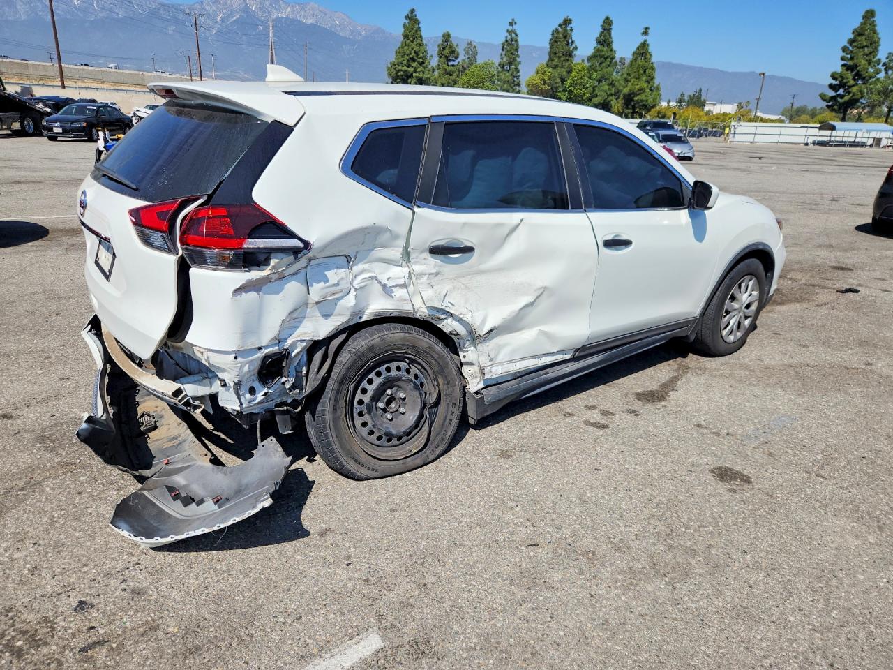 2018 Nissan Rogue S White vin: KNMAT2MT5JP587820