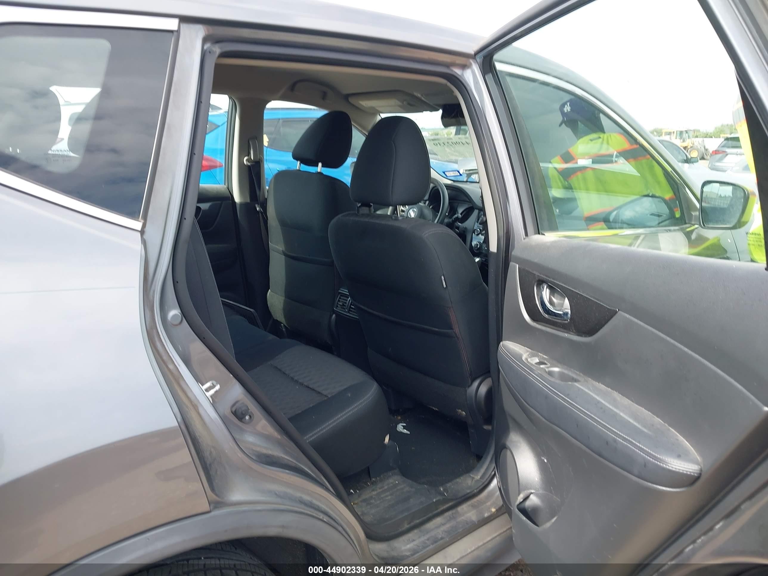 2018 Nissan Rogue S Серый vin: KNMAT2MT5JP596730