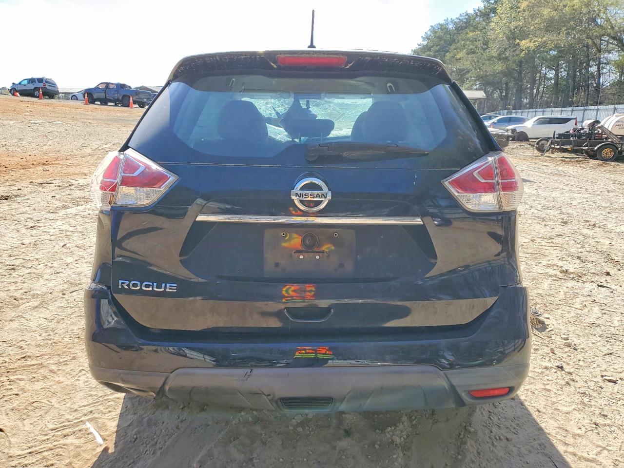 2015 Nissan Rogue S Черный vin: KNMAT2MT6FP502801