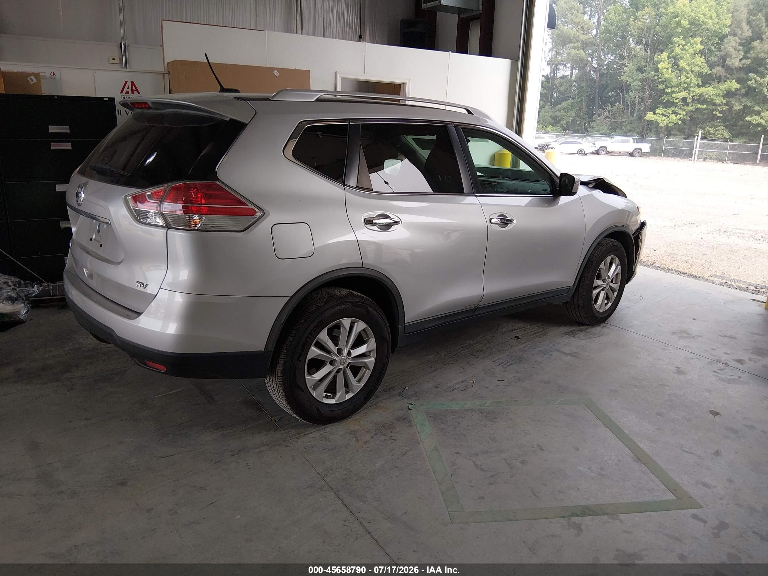 2015 Nissan Rogue Sv Silver vin: KNMAT2MT6FP535362