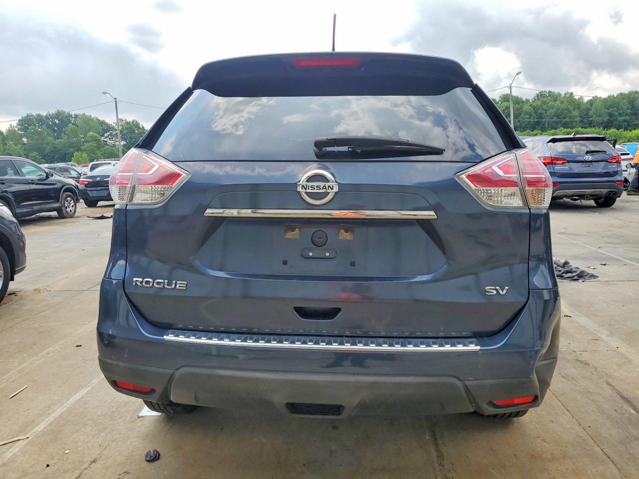 2015 Nissan Rogue Sv Blue vin: KNMAT2MT6FP541422