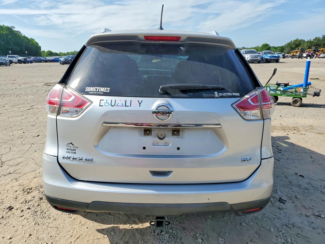 2015 Nissan Rogue S Silver vin: KNMAT2MT6FP547513