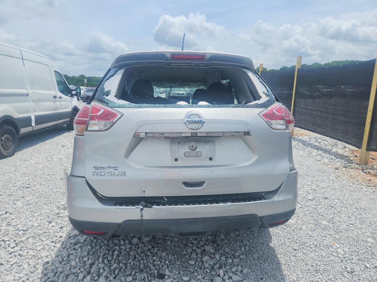 2015 Nissan Rogue S White vin: KNMAT2MT6FP556518