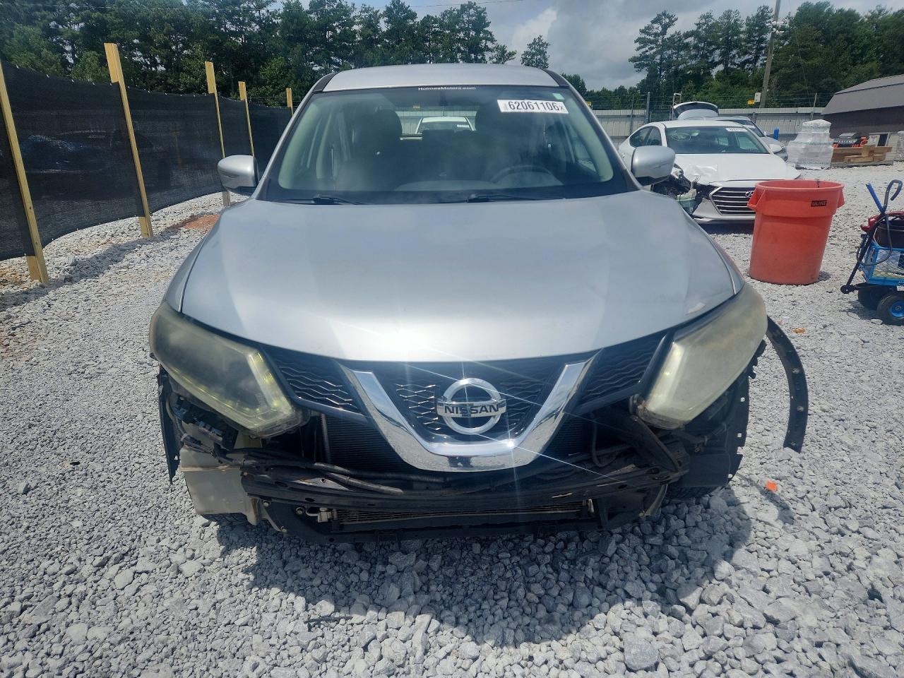2015 Nissan Rogue S White vin: KNMAT2MT6FP556518