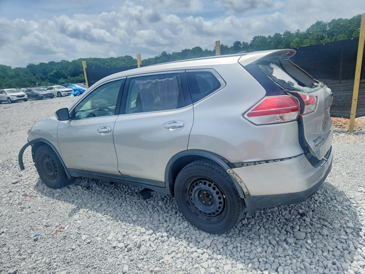 2015 Nissan Rogue S White vin: KNMAT2MT6FP556518