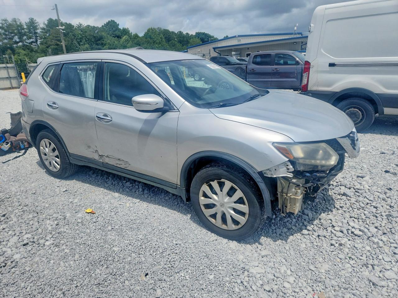 2015 Nissan Rogue S White vin: KNMAT2MT6FP556518