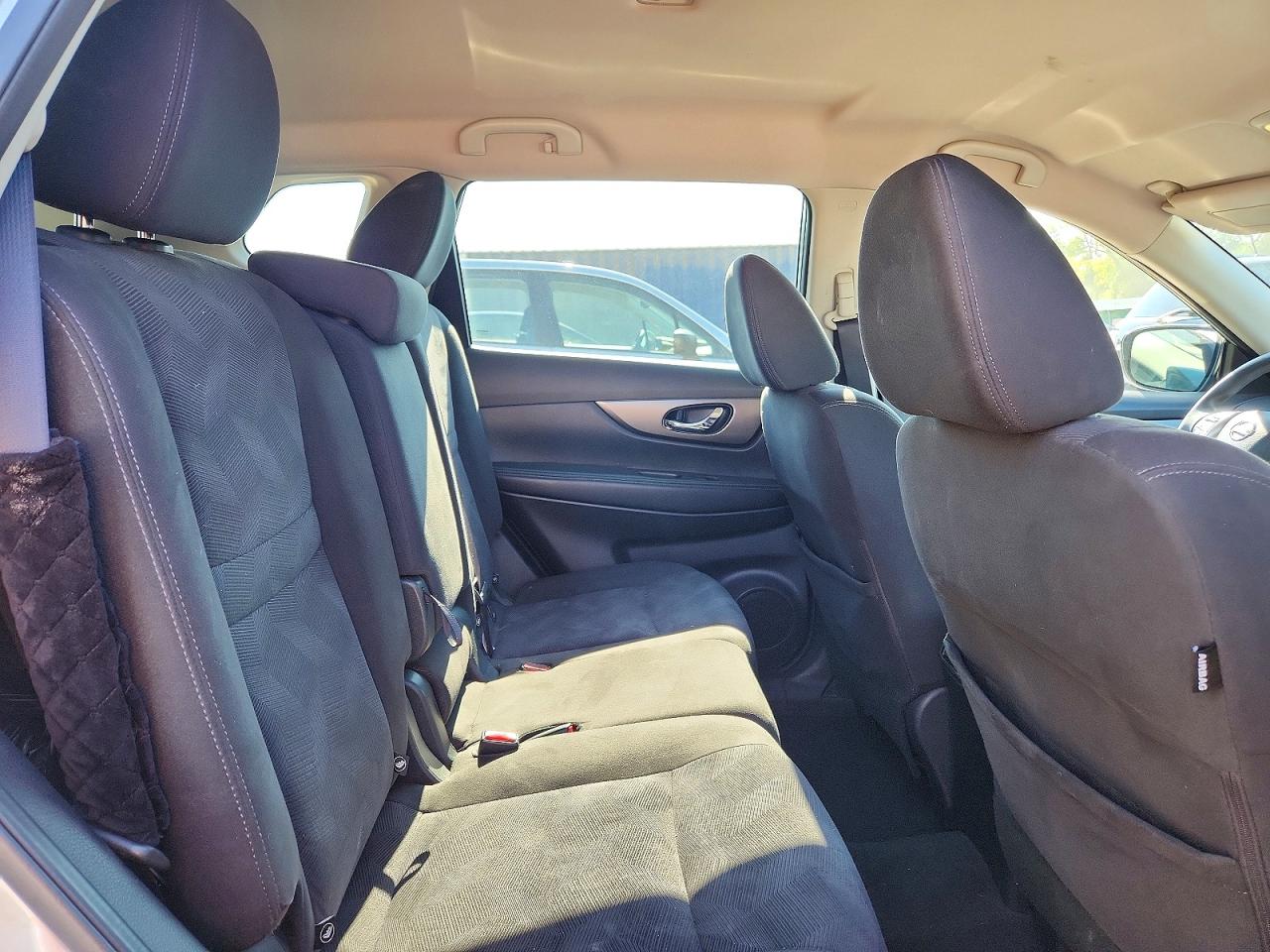 2015 Nissan Rogue Sv Серебряный vin: KNMAT2MT6FP559239