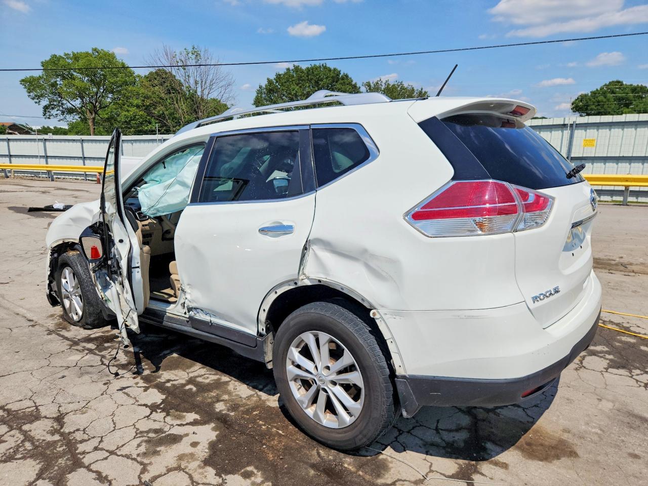 2015 Nissan Rogue Sv White vin: KNMAT2MT6FP569415