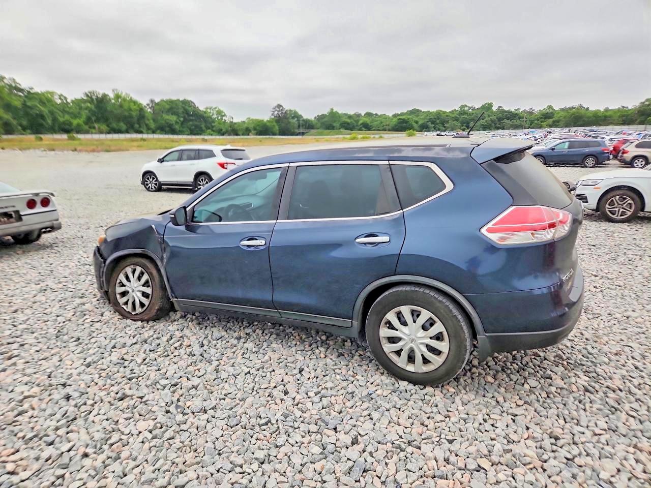 2015 Nissan Rogue S Blue vin: KNMAT2MT6FP576588