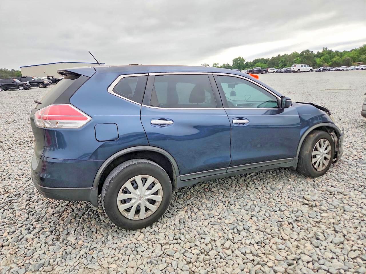 2015 Nissan Rogue S Blue vin: KNMAT2MT6FP576588