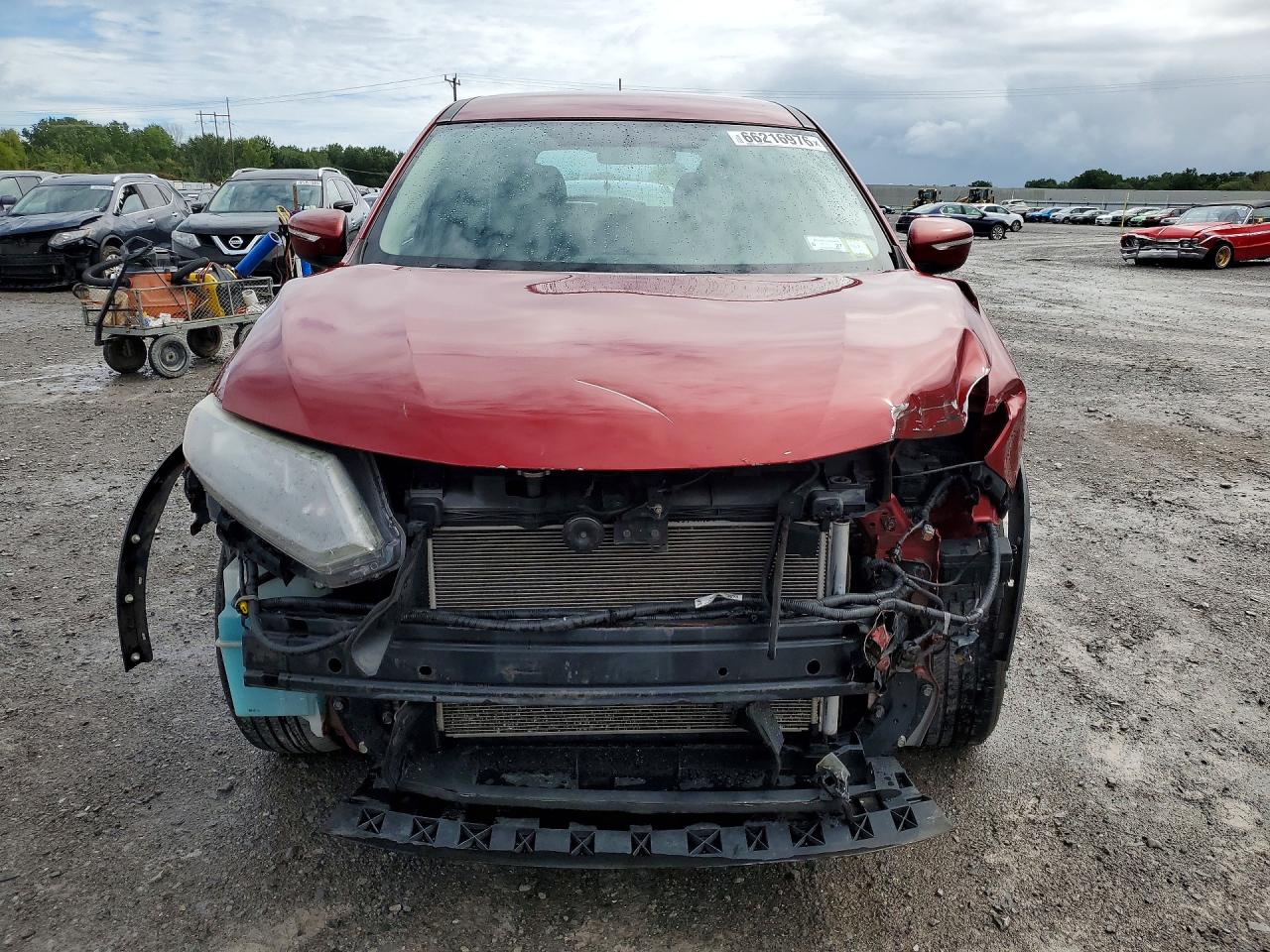 2015 Nissan Rogue S Red vin: KNMAT2MT6FP588028
