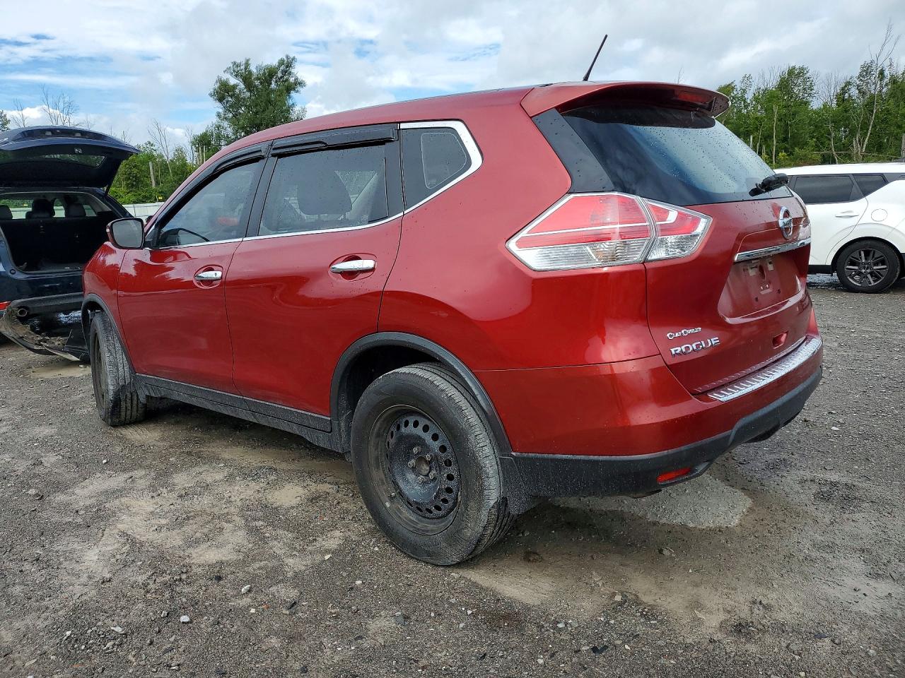2015 Nissan Rogue S Red vin: KNMAT2MT6FP588028