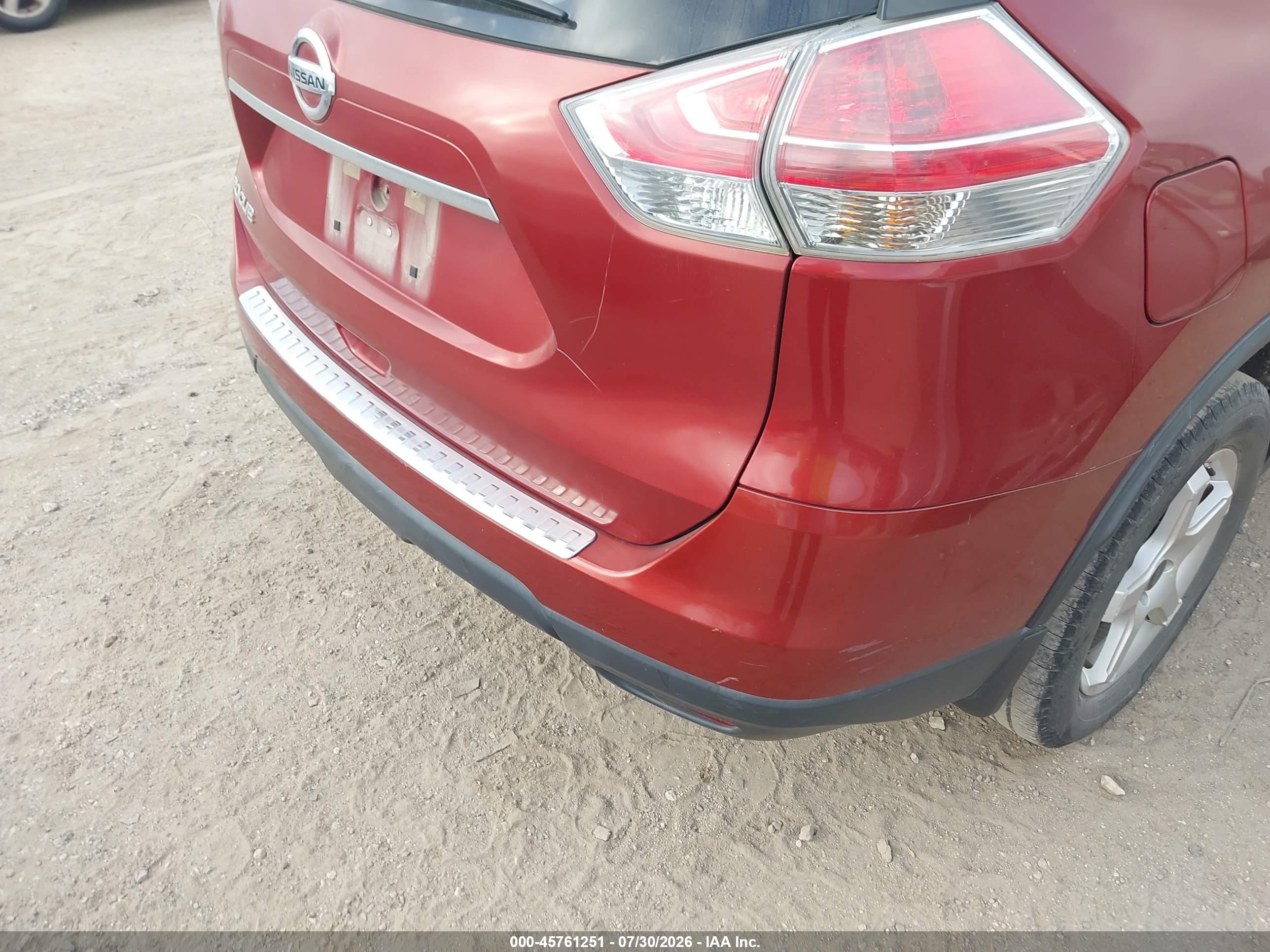 2015 Nissan Rogue S Red vin: KNMAT2MT6FP588921