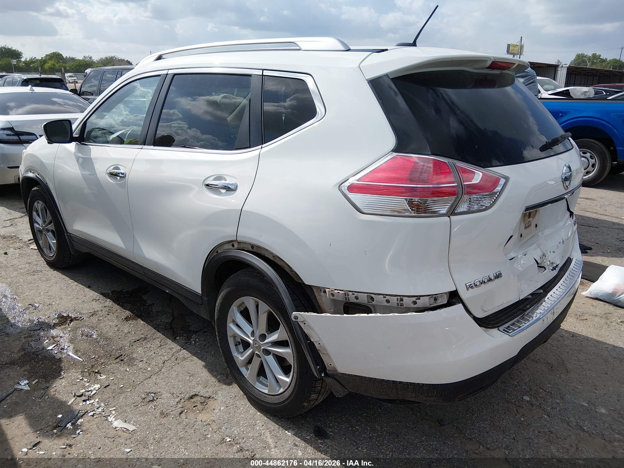 2016 Nissan Rogue Sv White vin: KNMAT2MT6GP593425