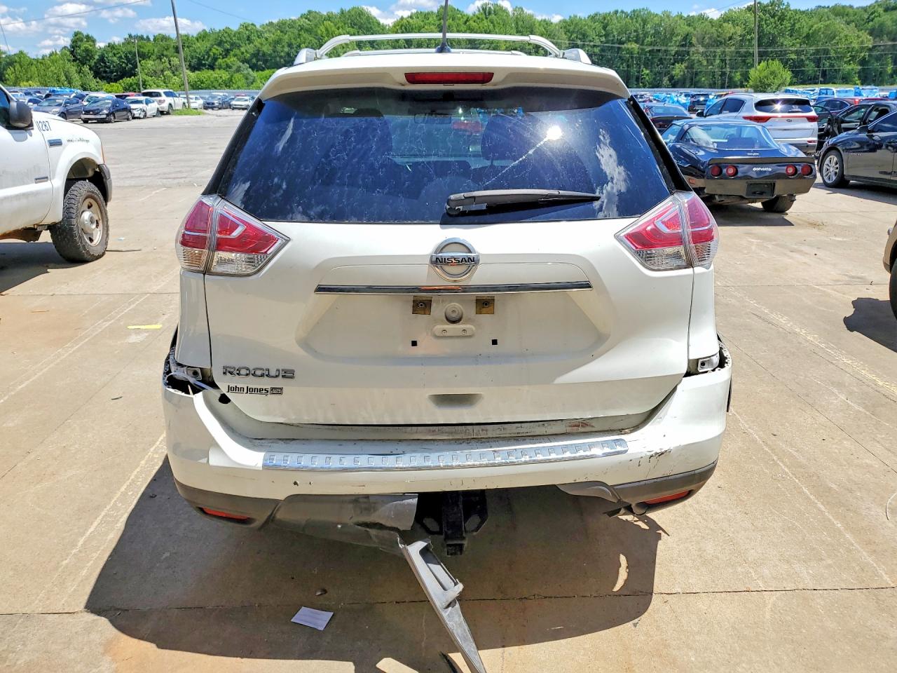 2016 Nissan Rogue S Белый vin: KNMAT2MT6GP678202