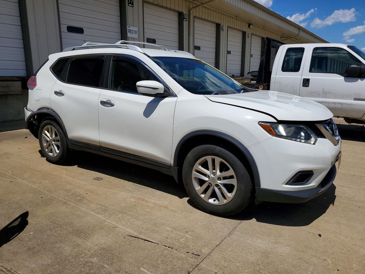 2016 Nissan Rogue S Белый vin: KNMAT2MT6GP678202