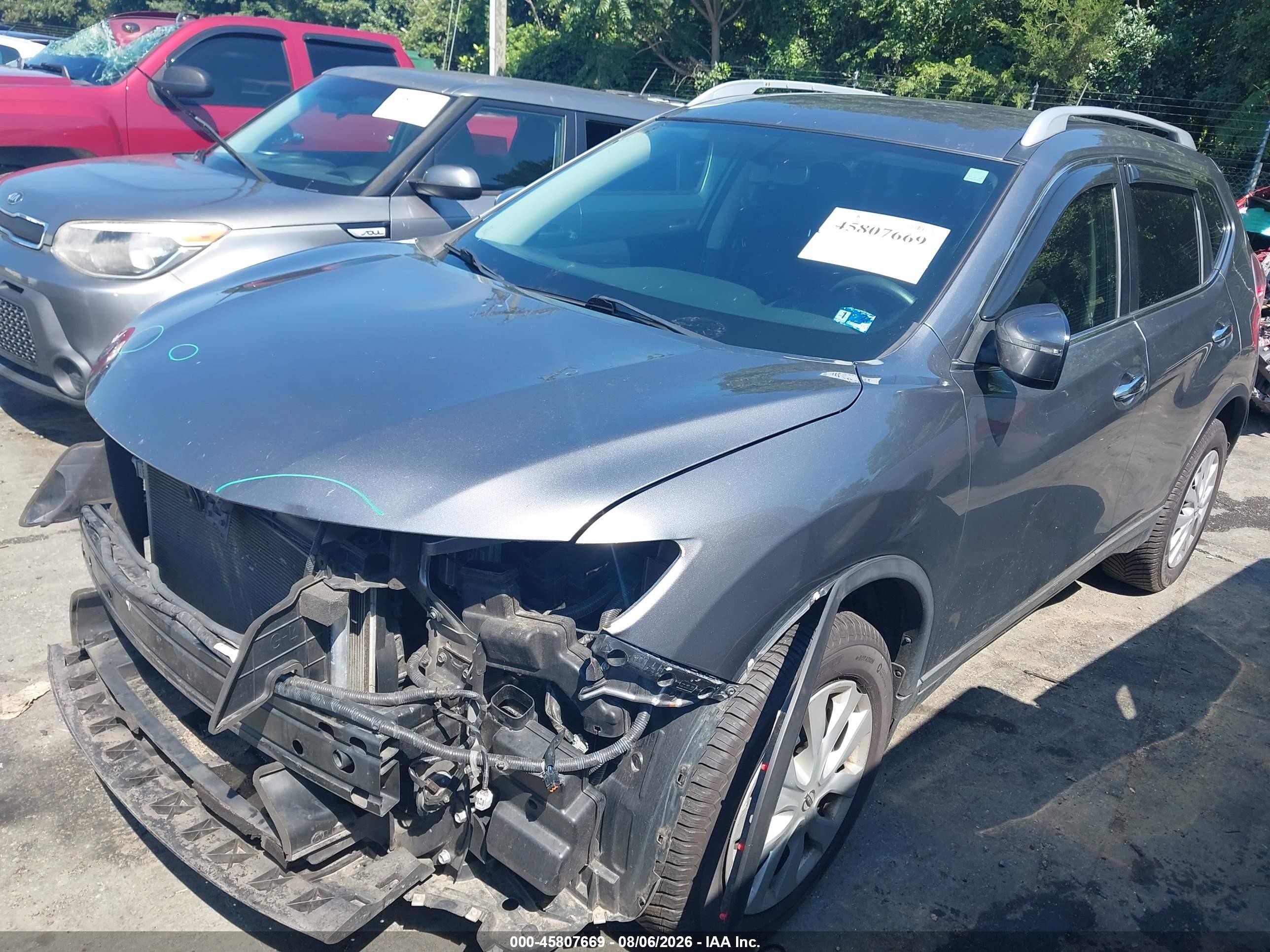2016 Nissan Rogue S Серый vin: KNMAT2MT6GP698806
