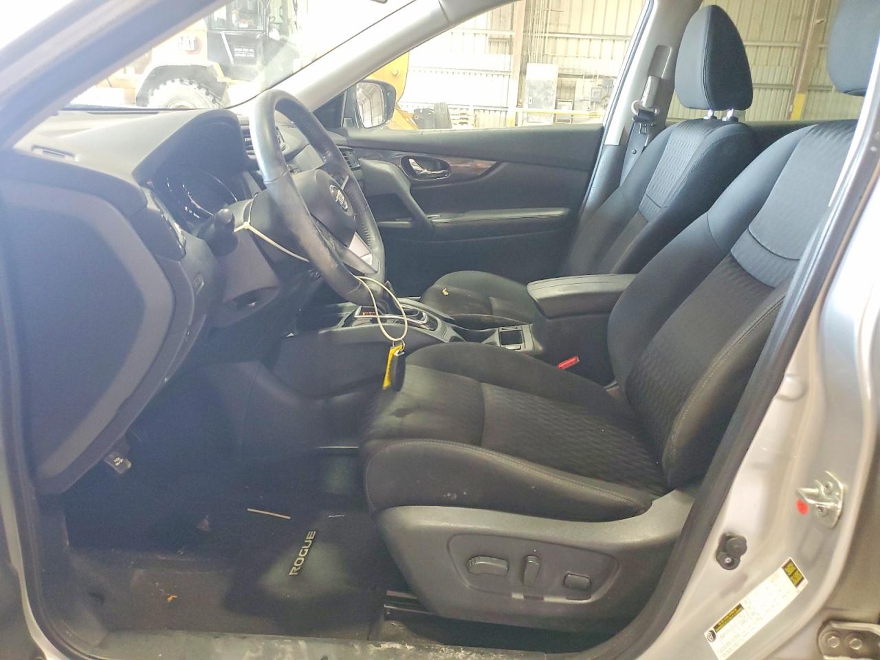 2018 Nissan Rogue Sv Silver vin: KNMAT2MT6JP524483