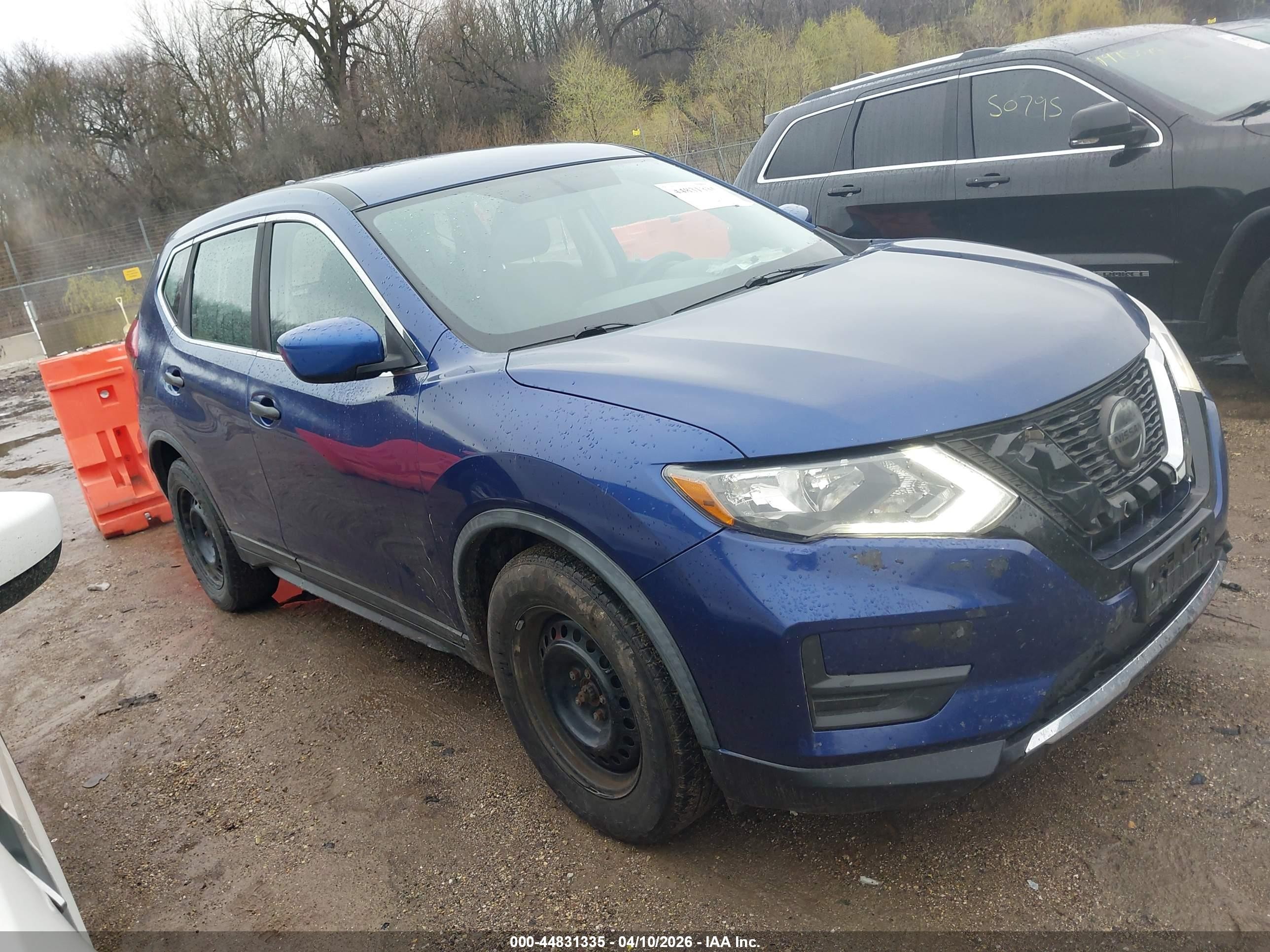 2018 Nissan Rogue S Blue vin: KNMAT2MT6JP577393