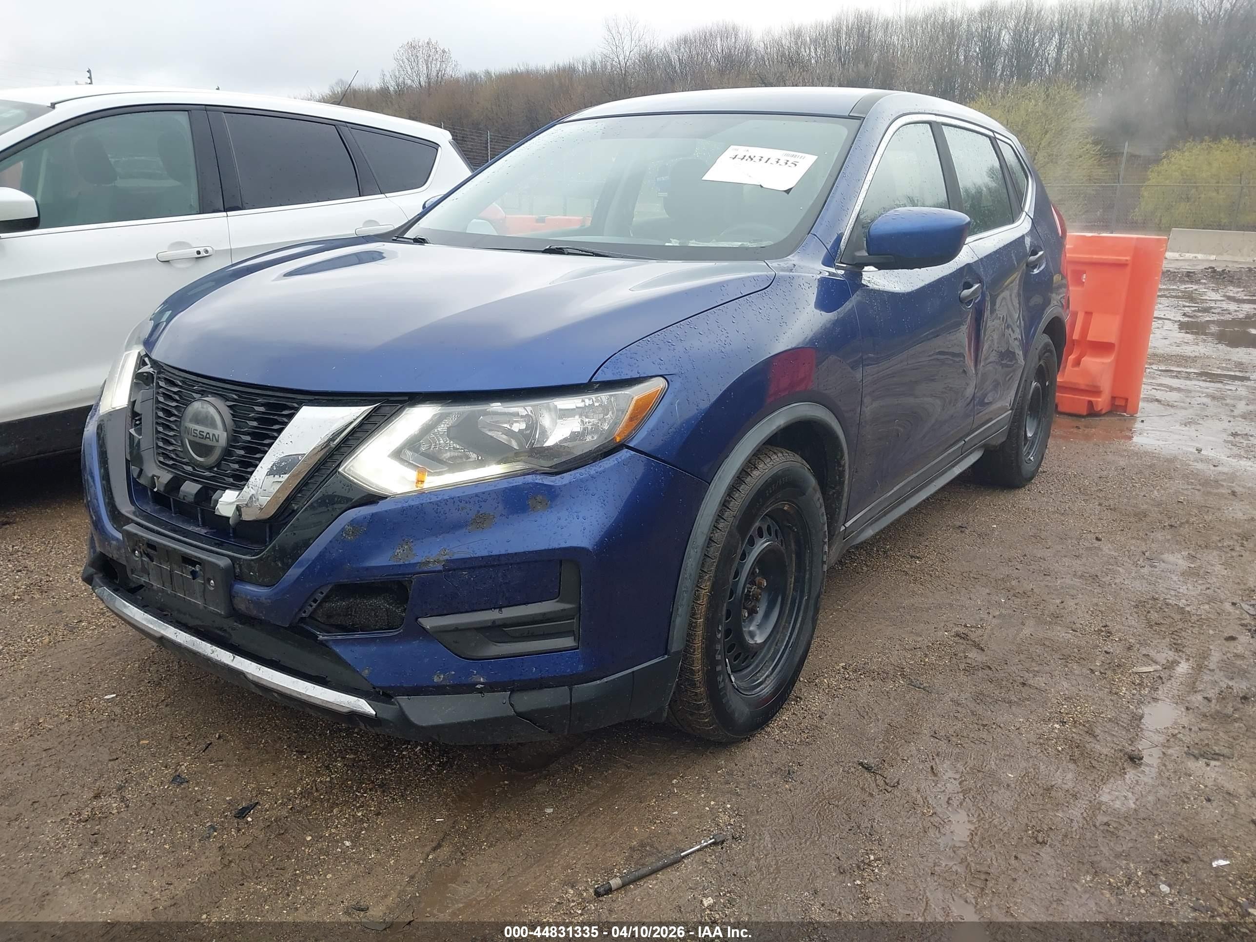 2018 Nissan Rogue S Blue vin: KNMAT2MT6JP577393