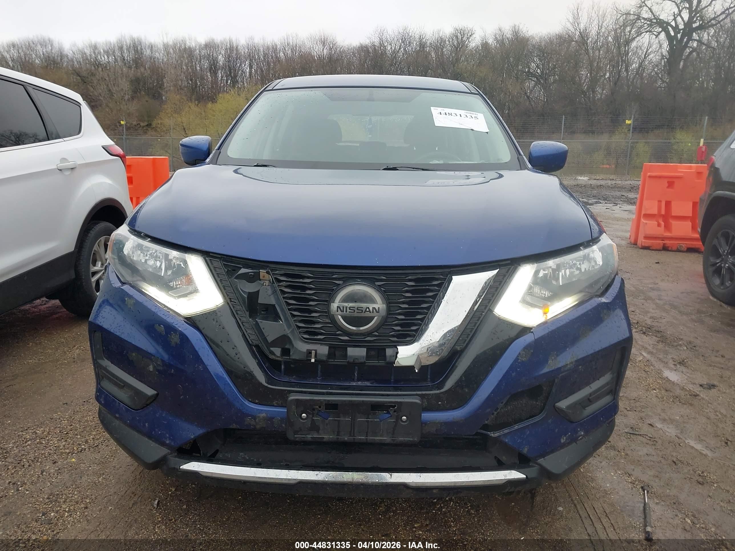 2018 Nissan Rogue S Blue vin: KNMAT2MT6JP577393