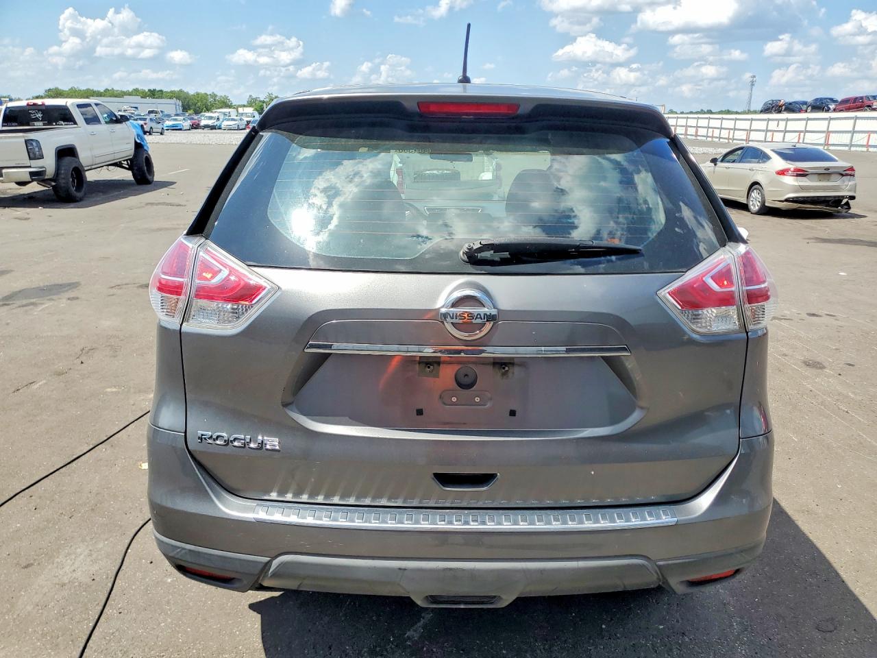 2015 Nissan Rogue S Gray vin: KNMAT2MT7FP501852