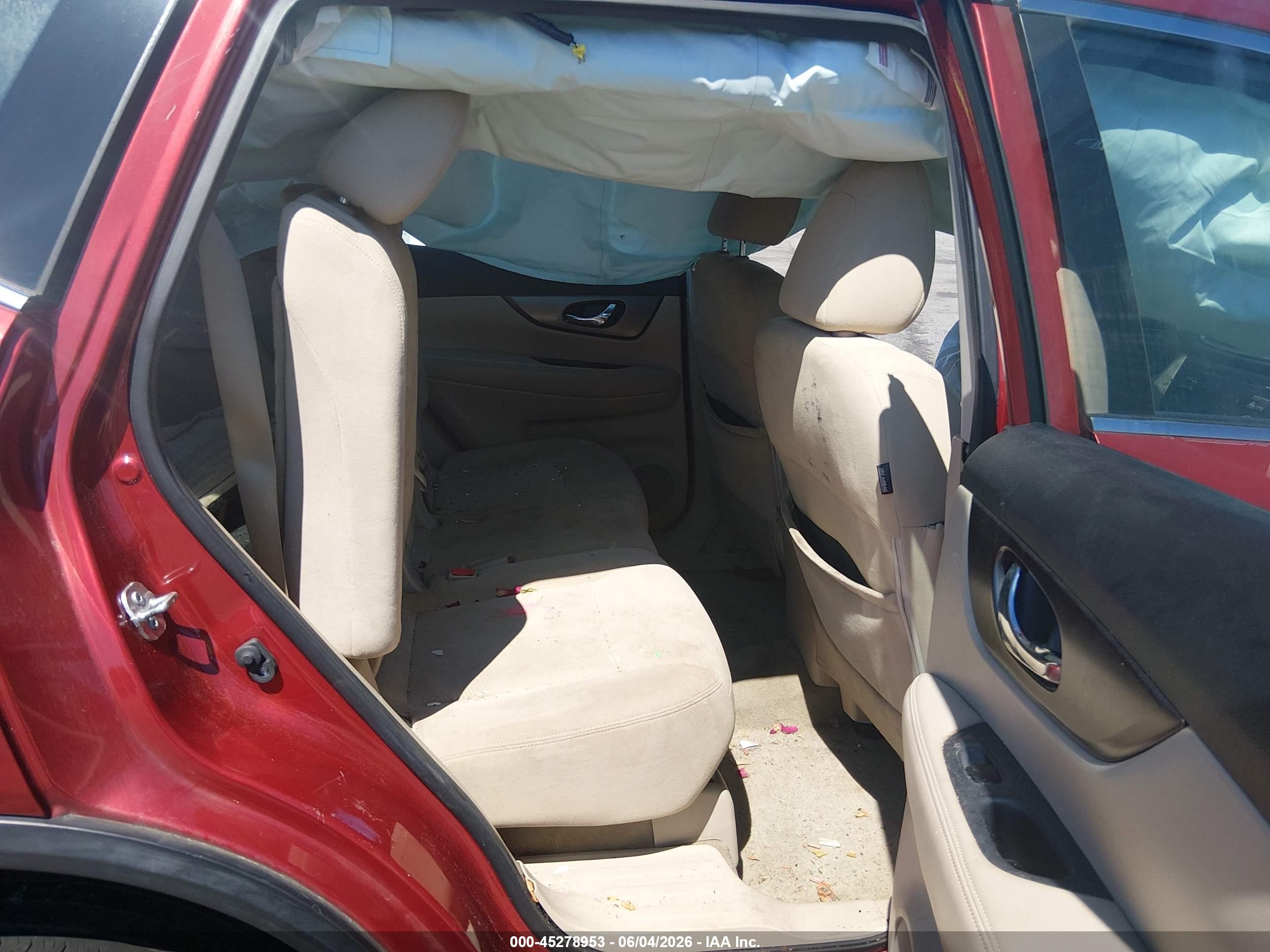 2015 Nissan Rogue S Красный vin: KNMAT2MT7FP512768