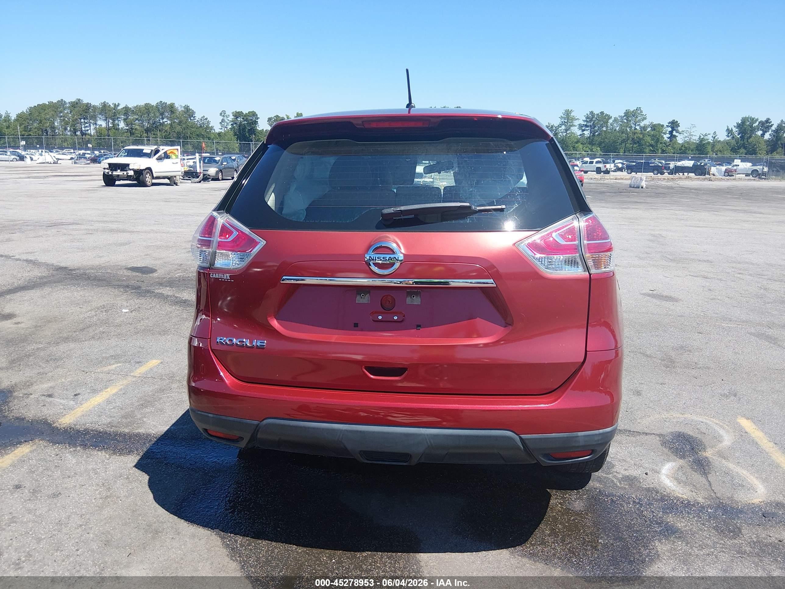 2015 Nissan Rogue S Красный vin: KNMAT2MT7FP512768